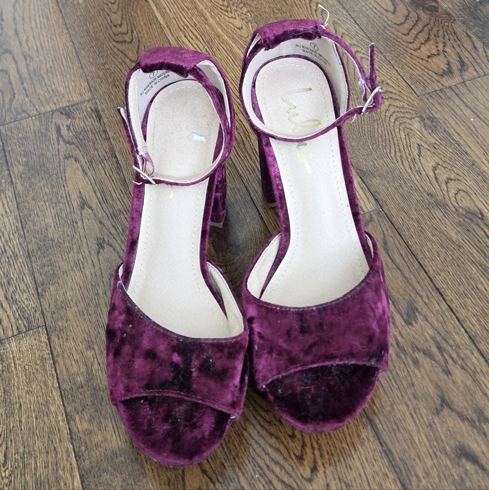 Lulus Reegan Wine Crushed Velvet Platform Heels Size 7